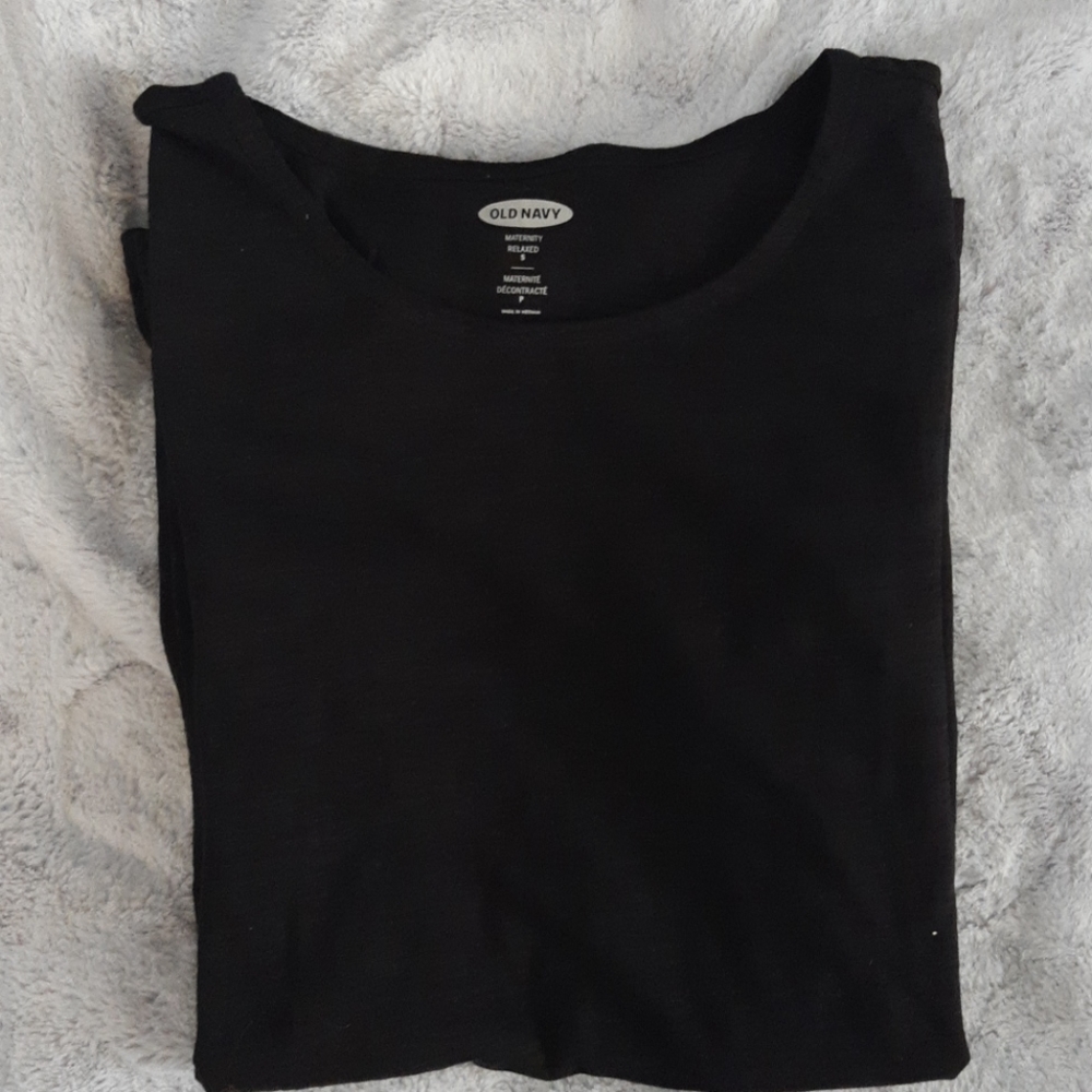 Old Navy maternity t-shirt